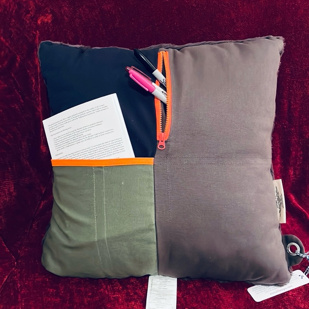 NEW Mimish 20” Storage Throw Pillow – Colorblock Design- Olive, Blue, Gray